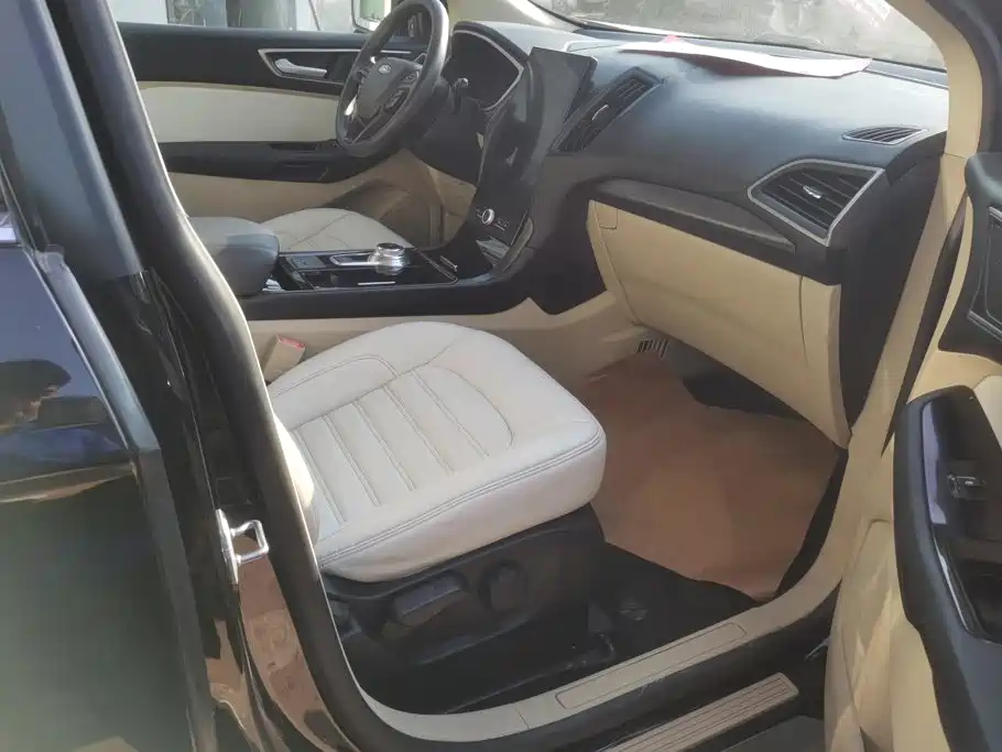Ford Edge — миниатюра 8