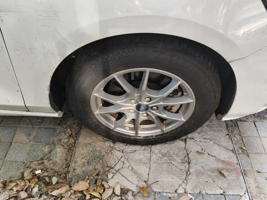 Ford Focus — миниатюра 25