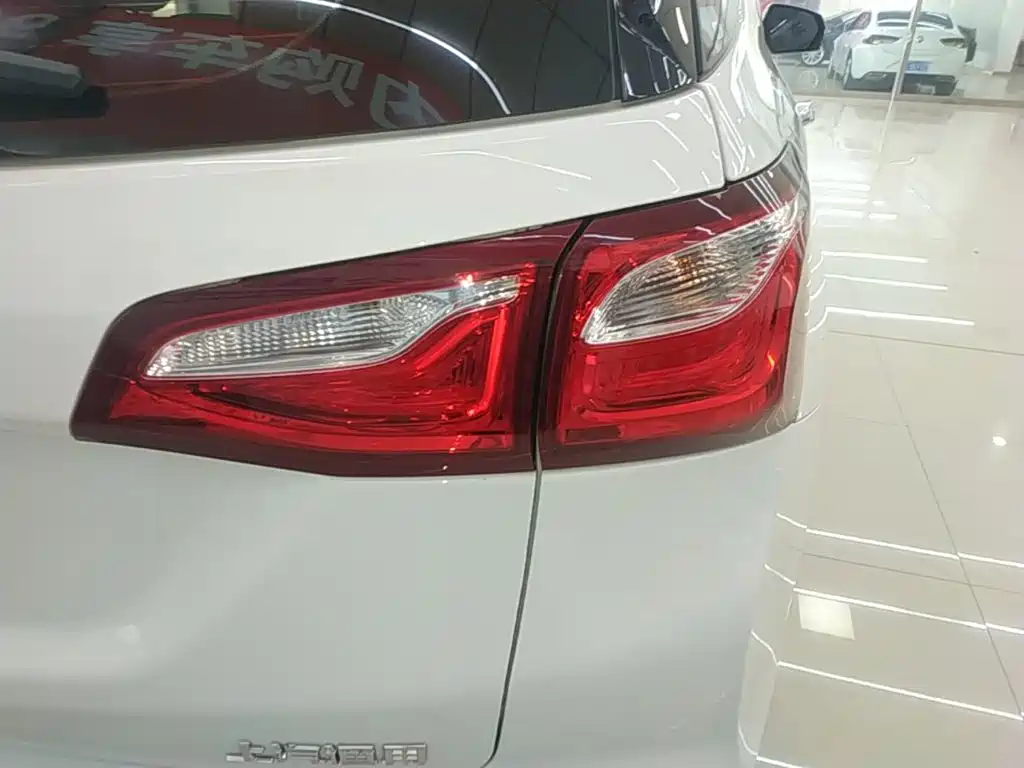 Chevrolet Equinox — миниатюра 8