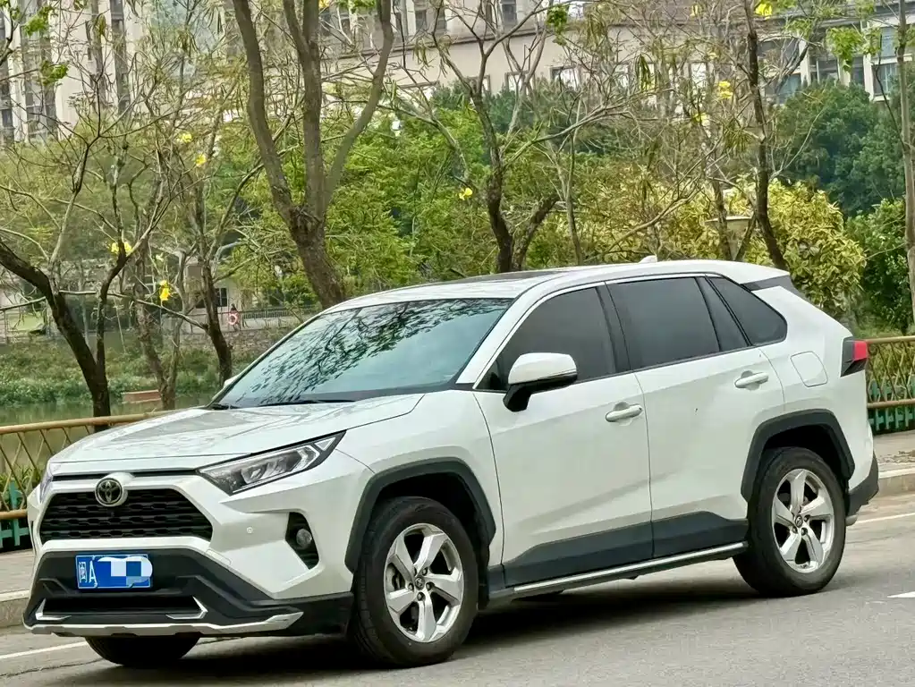 Toyota RAV4 2021