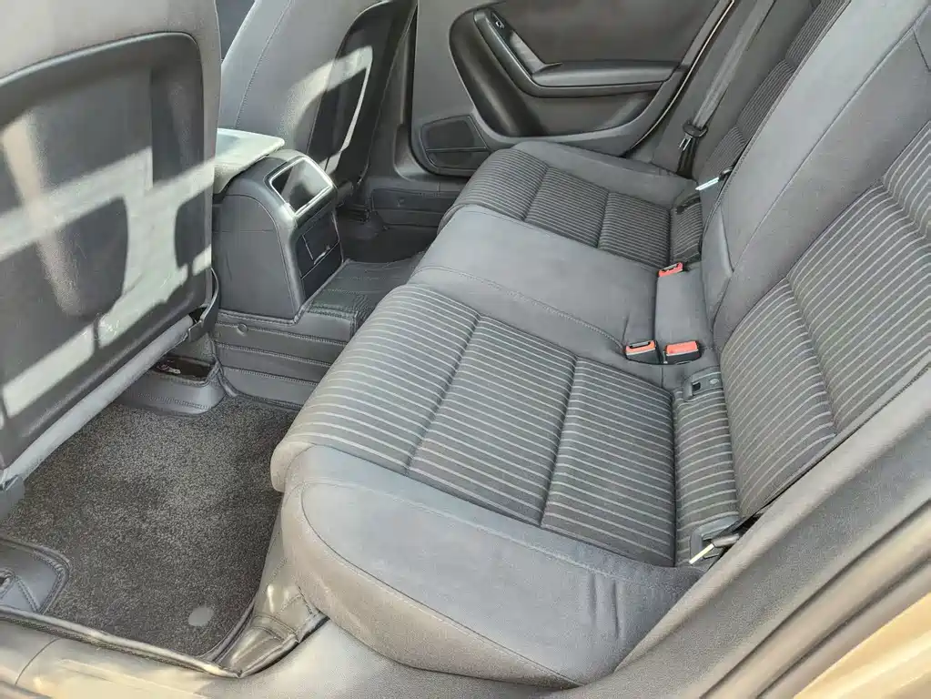 Audi A4L — миниатюра 7