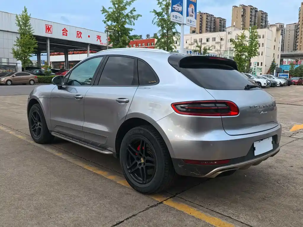 Porsche Macan — миниатюра 9