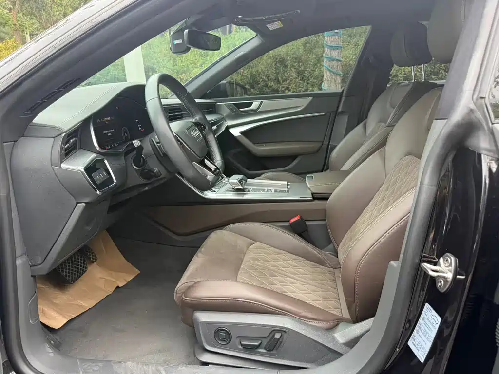 Audi A7L — миниатюра 4