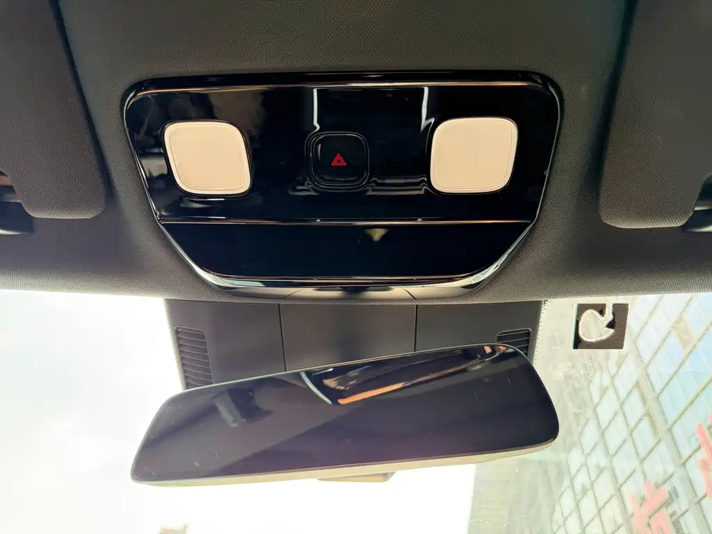 Li Auto Li L8 — миниатюра 18