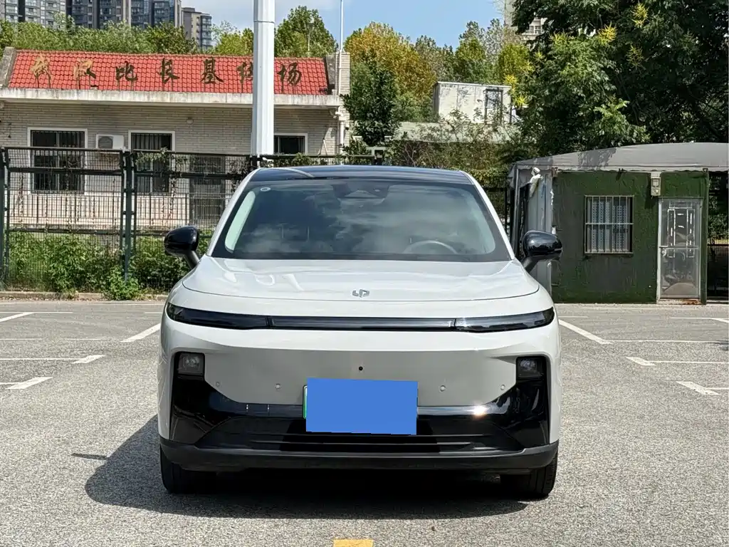 Leapmotor Leapmotor B10 — миниатюра 2