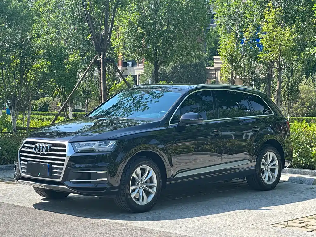 Купить Audi Q7