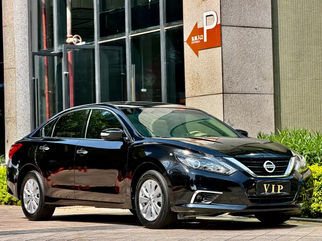Купить Nissan Teana