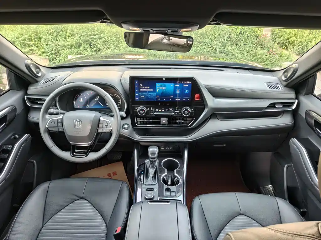 Toyota Crown Kluger 2022 2.0T