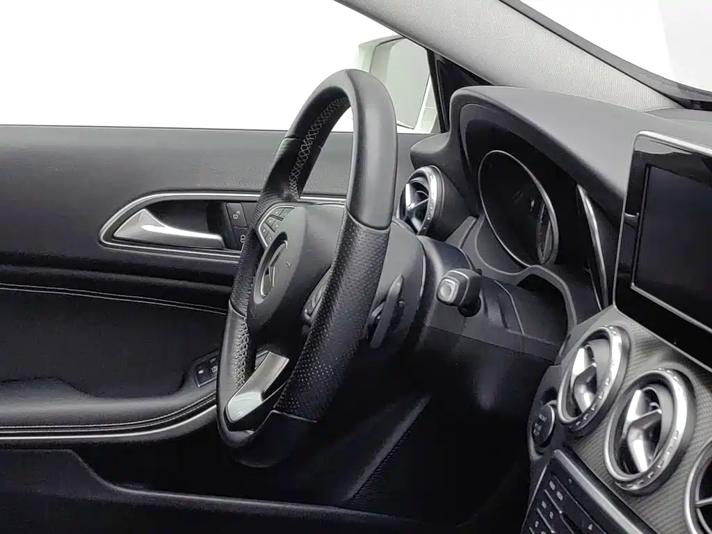 Mercedes-Benz GLA — миниатюра 22
