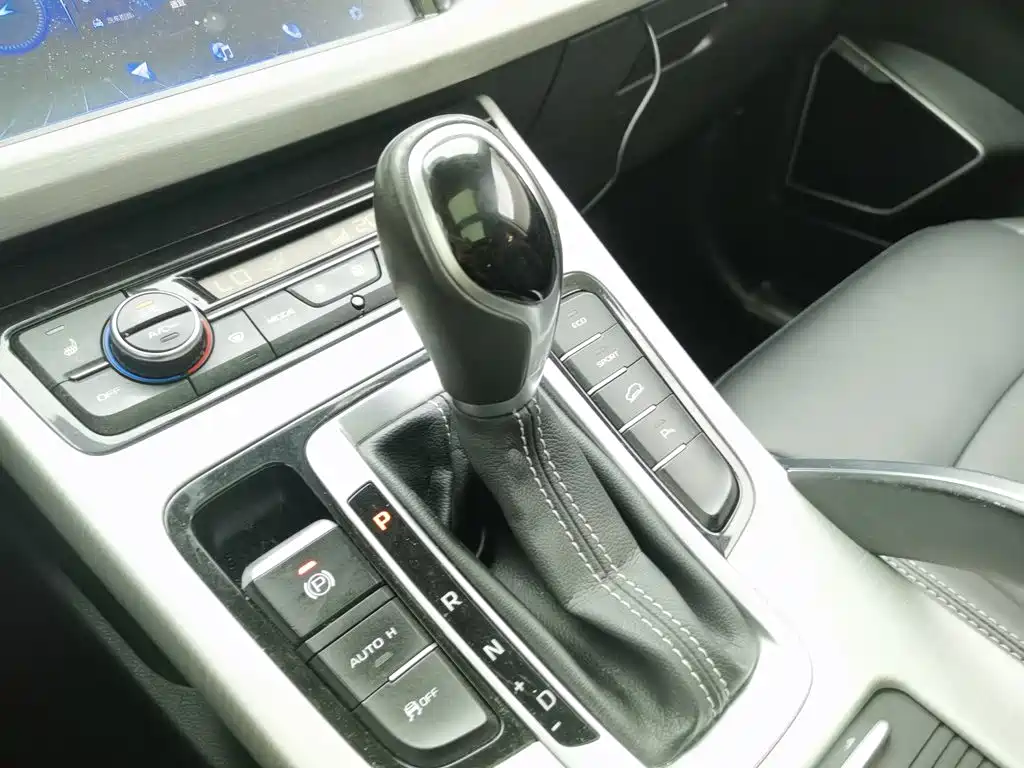 Geely Boyue — миниатюра 13
