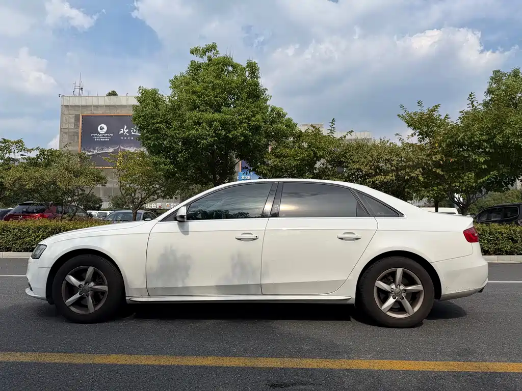 Audi A4L — миниатюра 4