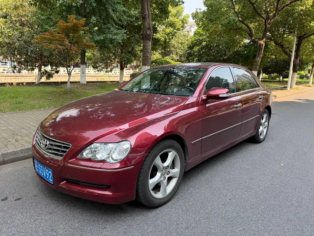 Купить Toyota Reiz