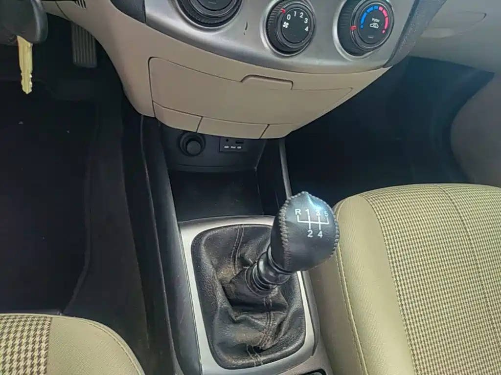 Hyundai Elantra — миниатюра 14