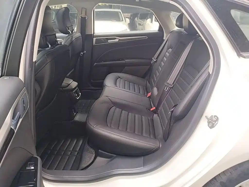 Ford Mondeo — миниатюра 17