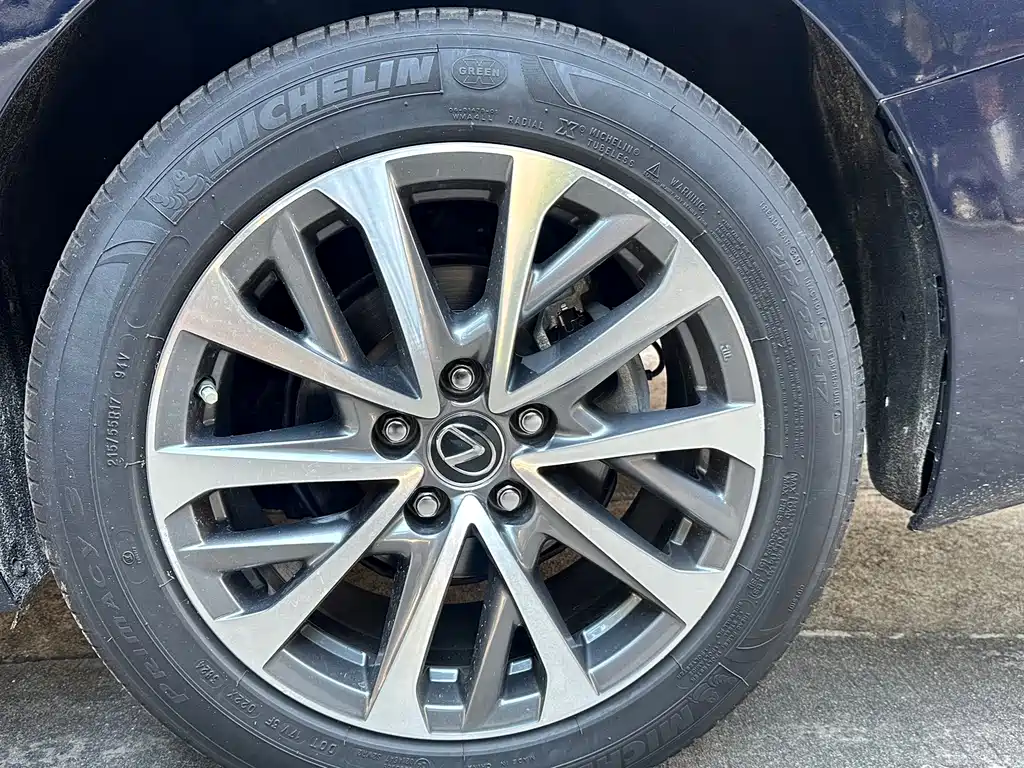 Lexus ES — миниатюра 11