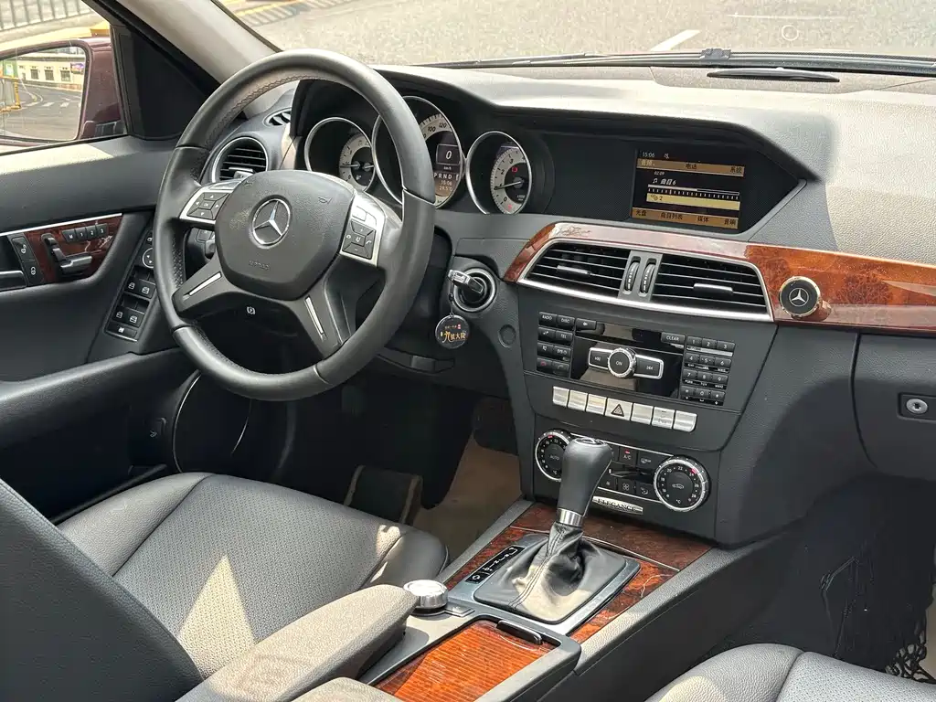 Mercedes-Benz C-Class C 2011 C 200 CGI