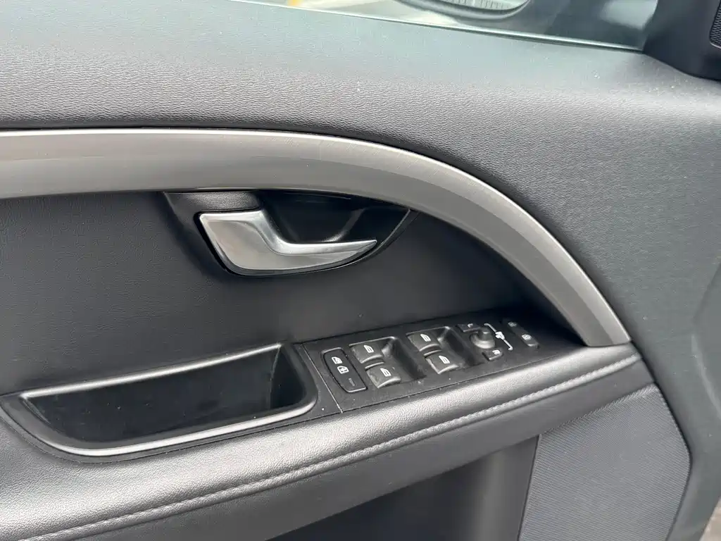 Volvo S80L — миниатюра 8