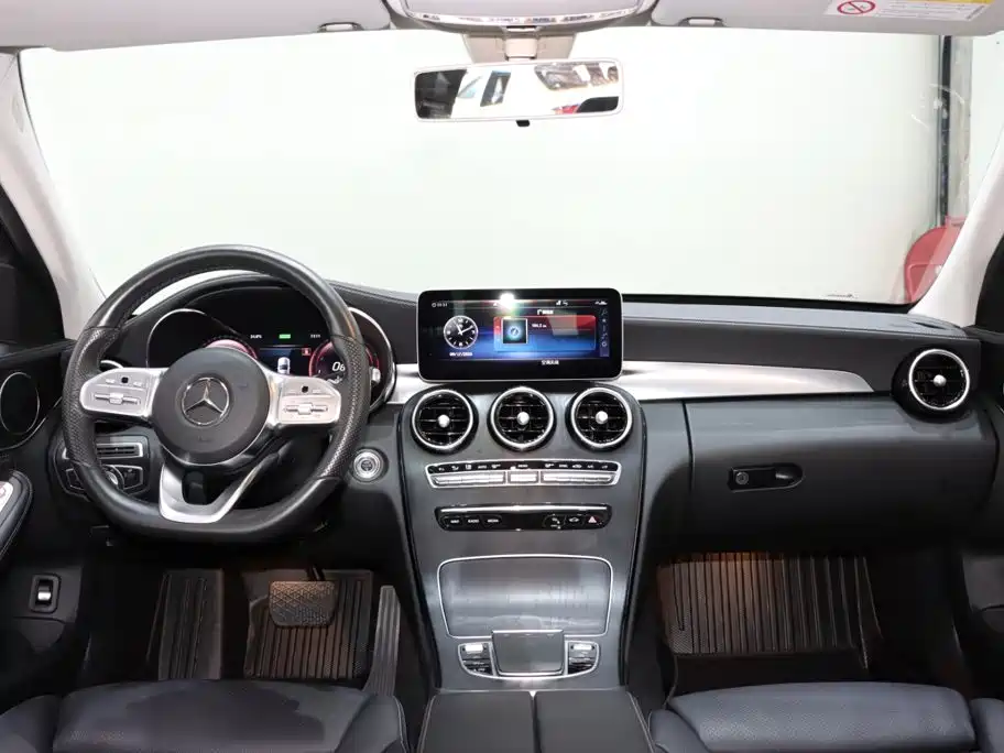 Mercedes-Benz C-Class — миниатюра 12