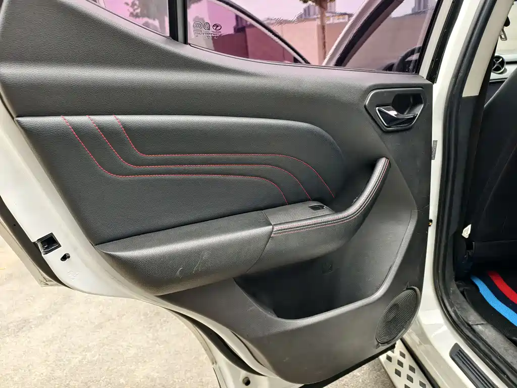 Soueast DX3 1.5T CVT Premium Type, фото 9