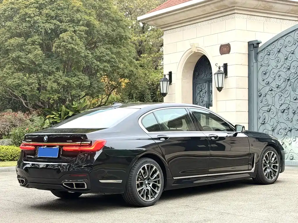 BMW 7 Series 7 2016 730Li Lead