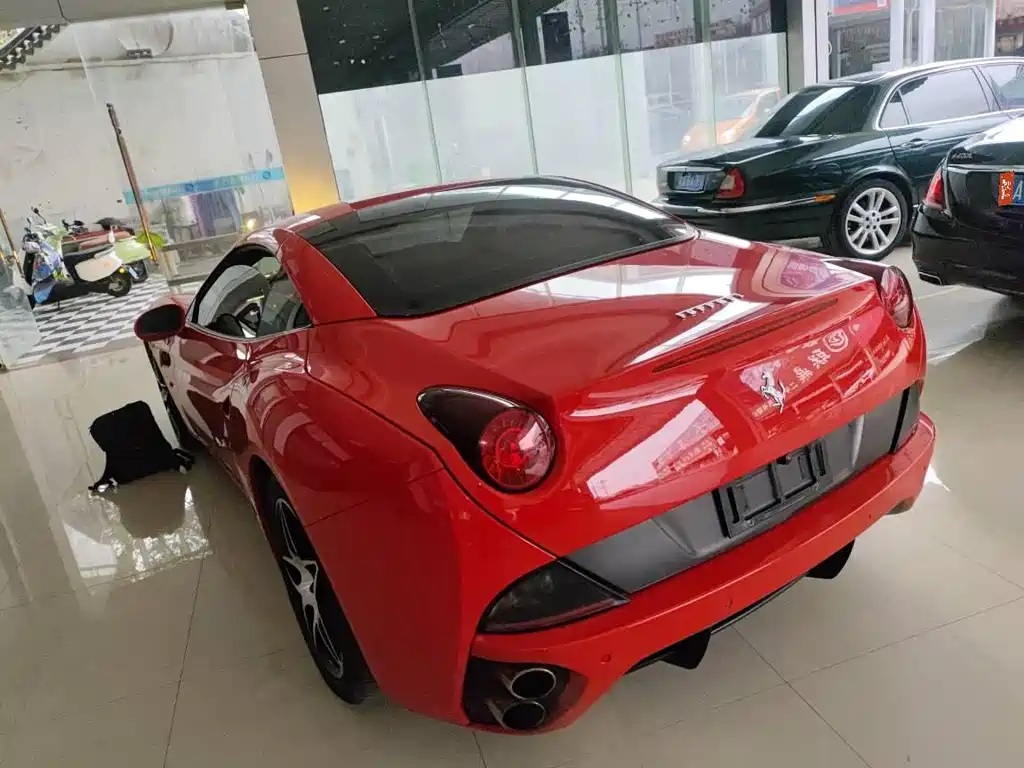 Ferrari California T 2009 4.3L