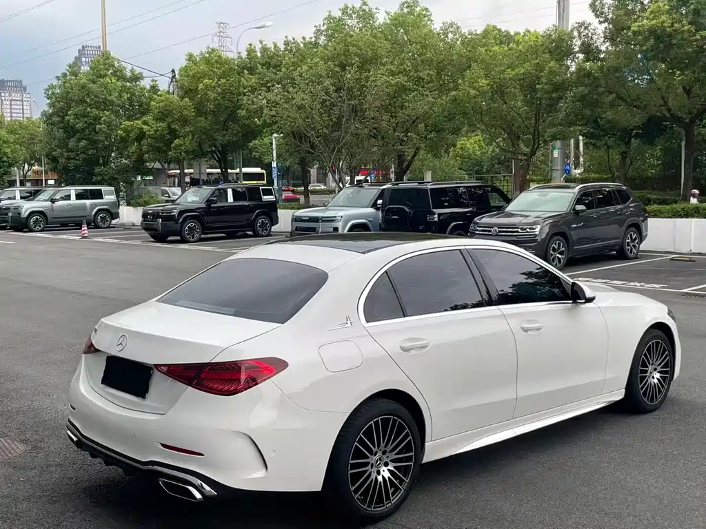 Mercedes-Benz C-Class — миниатюра 16