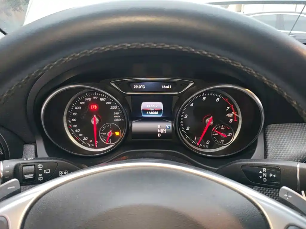 Mercedes-Benz GLA — миниатюра 12