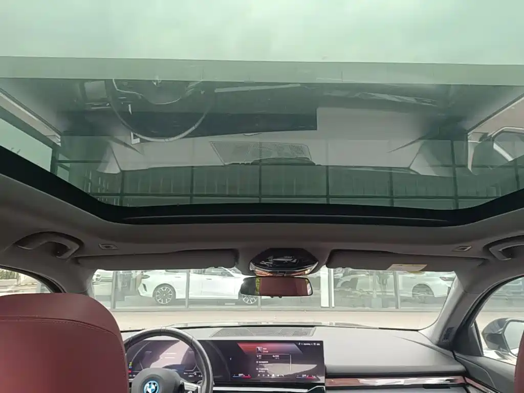 BMW i5 — миниатюра 18