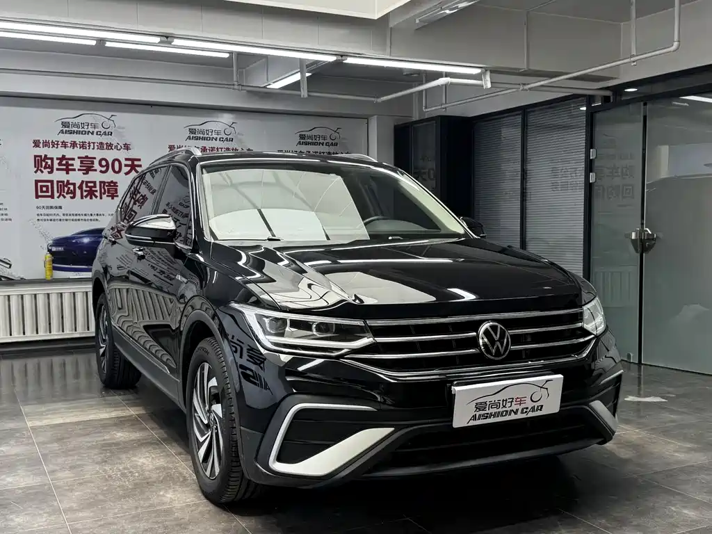 Volkswagen Tiguan L L 2022 330TSI AT Smart