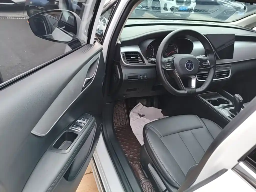 BYD MAX — миниатюра 16