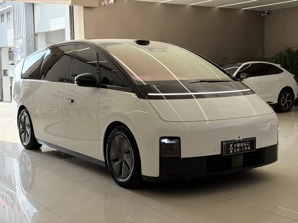 Li Auto Li MEGA — миниатюра 3