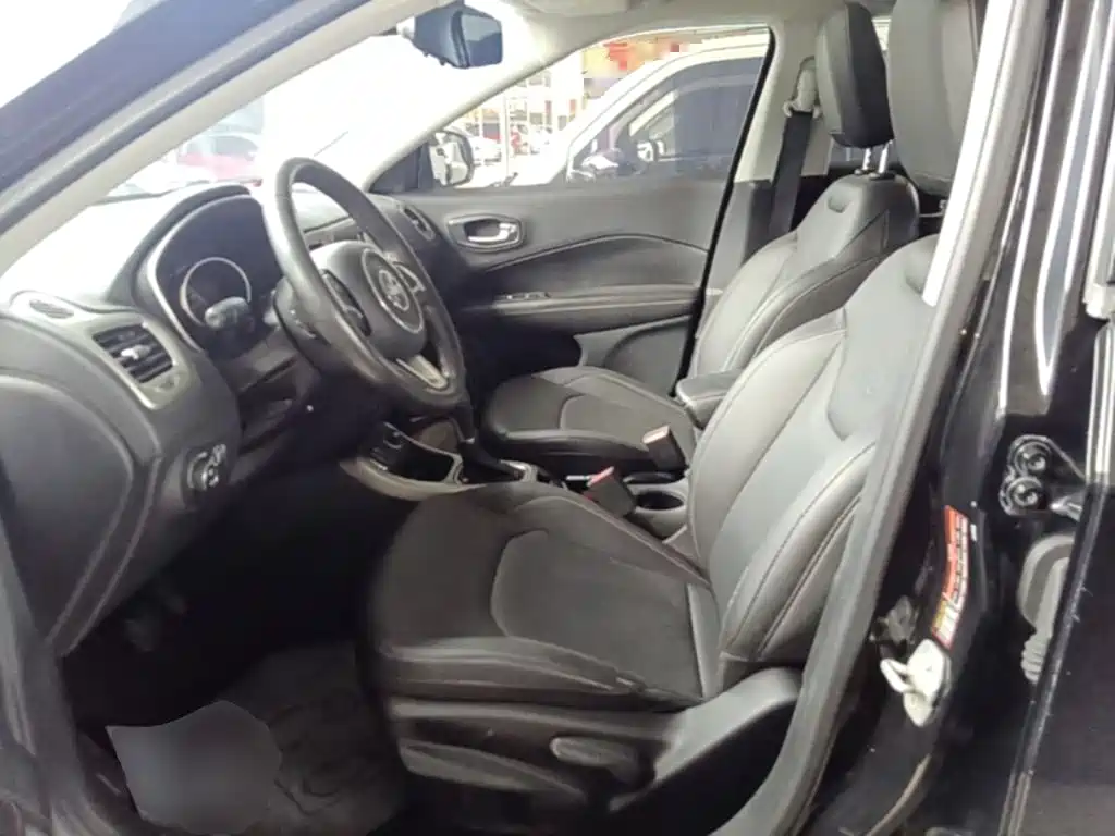 Jeep Compass — миниатюра 15