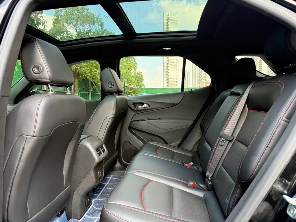 Chevrolet Equinox 550T RS 4WD Smart Defend Realm Edition, фото 7