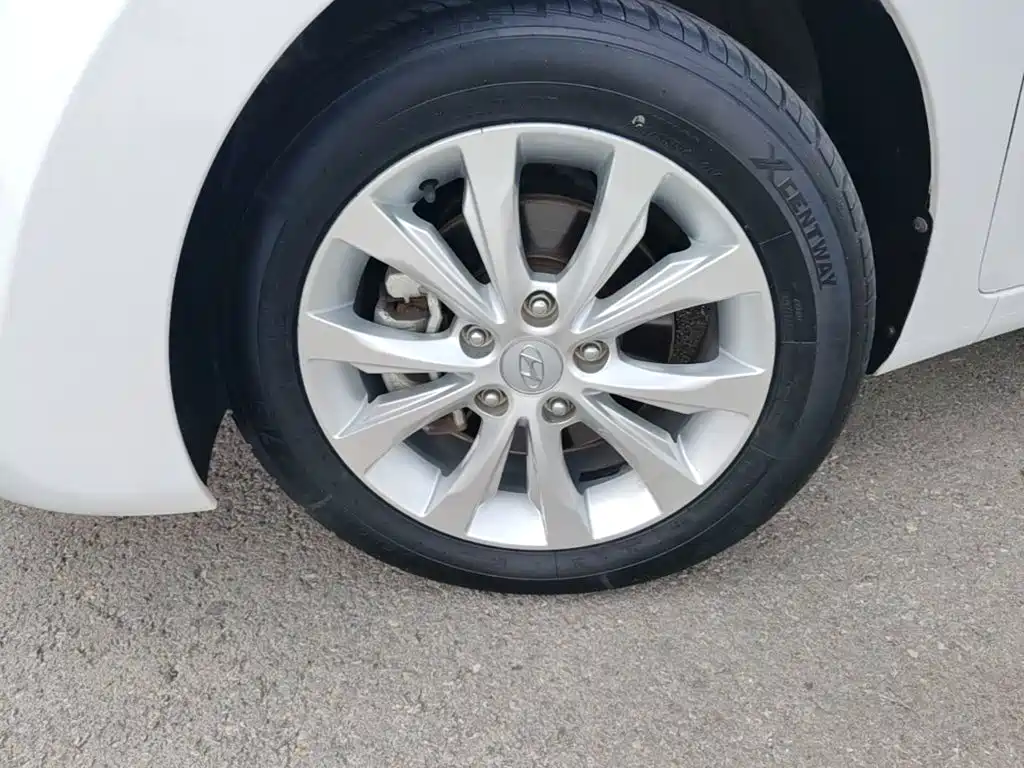 Hyundai Elantra Langdong — миниатюра 23