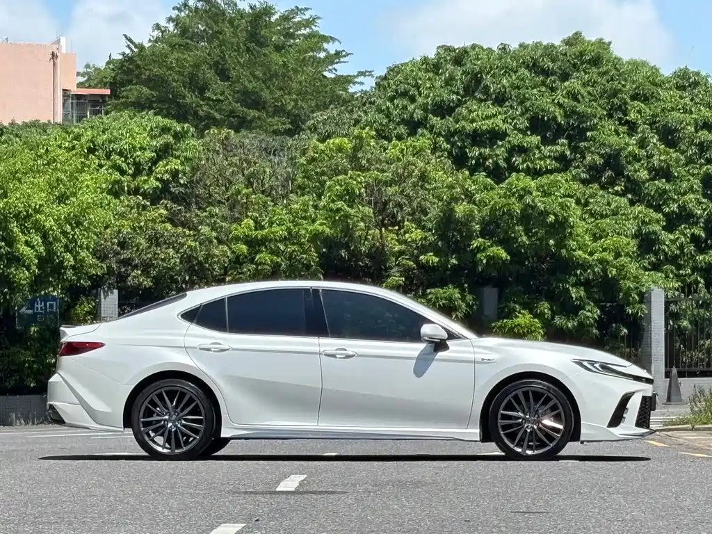 Toyota Camry 2024 2.0HXS Sport Plus
