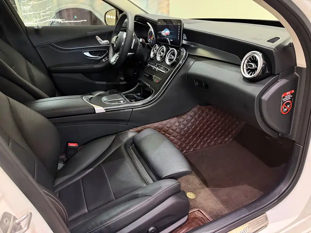 Mercedes-Benz C-Class — миниатюра 13