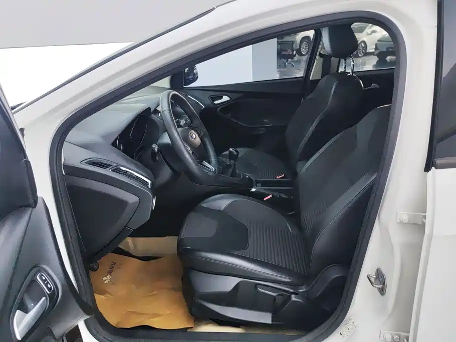Ford Focus — миниатюра 9