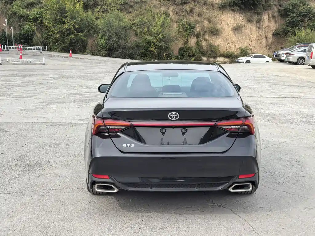 Toyota Avalon — миниатюра 8