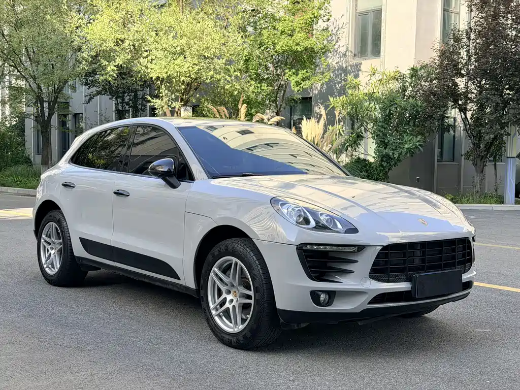 Porsche Macan — миниатюра 3