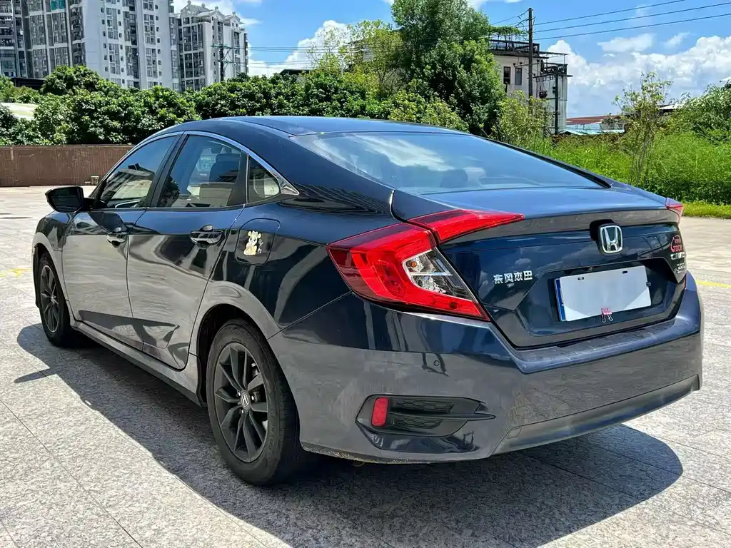Honda Civic — миниатюра 9
