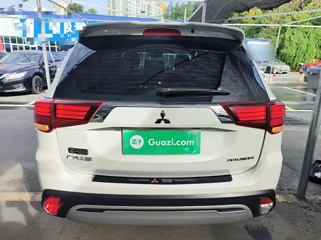 Mitsubishi Outlander — миниатюра 6