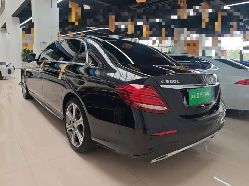 Mercedes-Benz E-Class — миниатюра 5