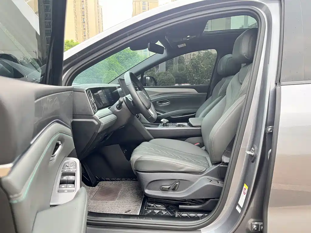 BYD L DM-i — миниатюра 4