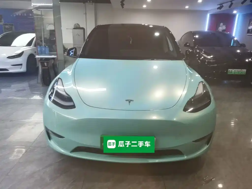 Tesla Model Y — миниатюра 3