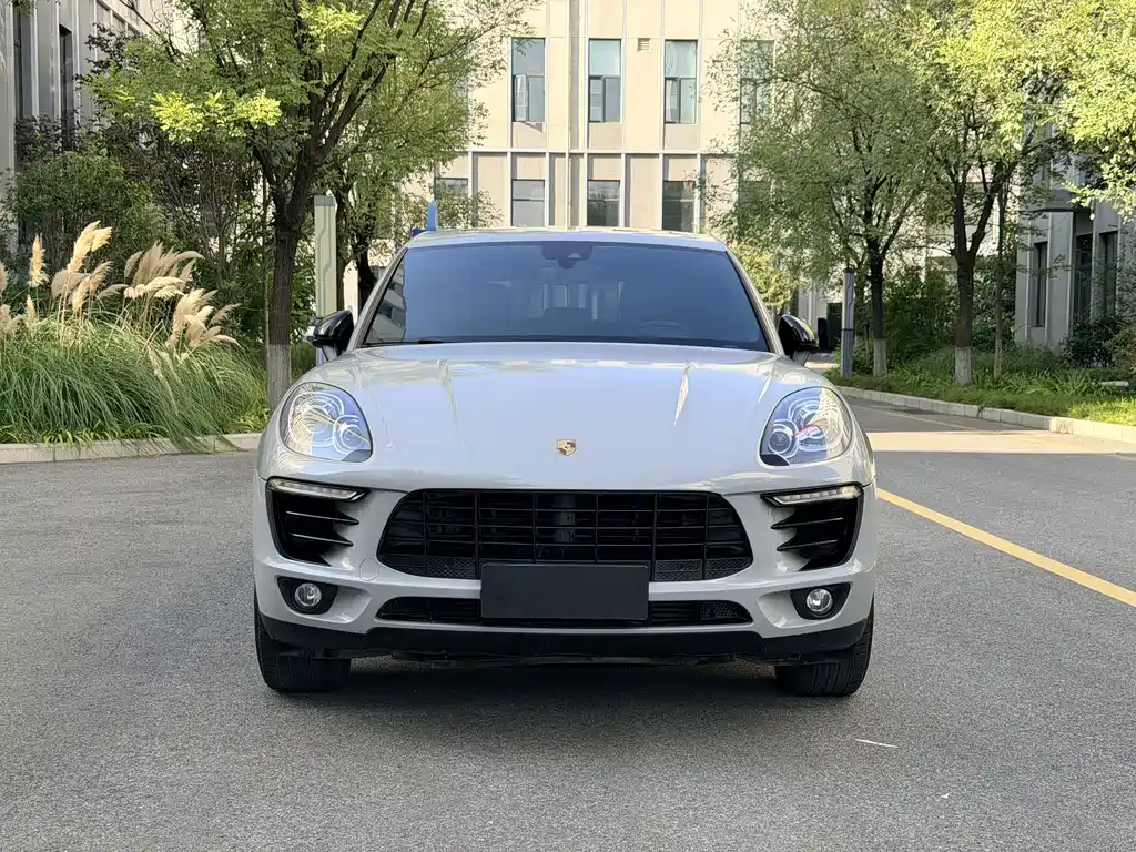 Porsche Macan — миниатюра 2