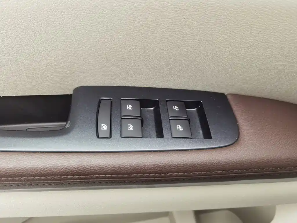 Buick GL8 — миниатюра 9