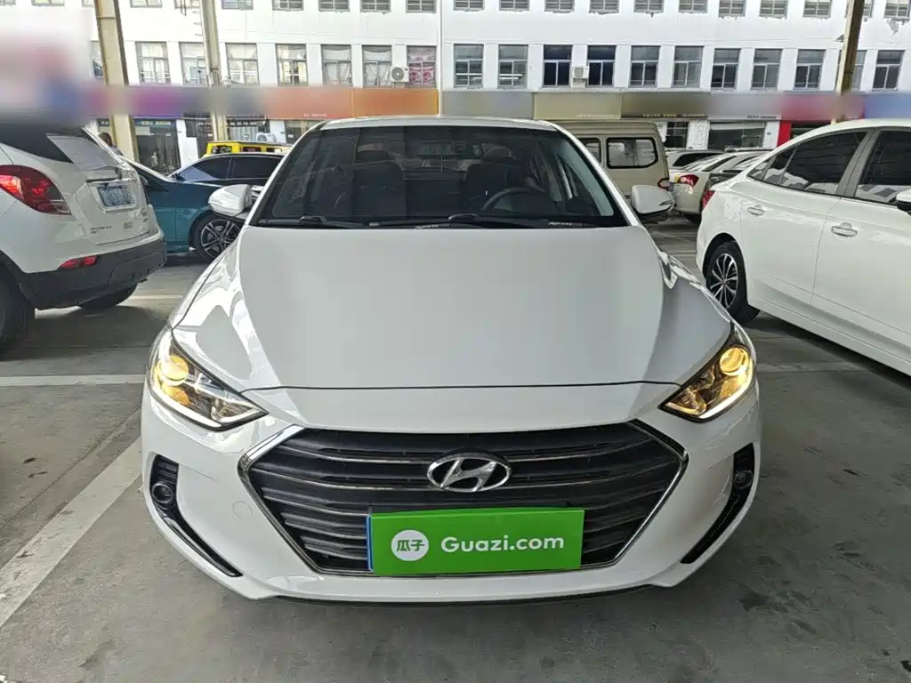 Hyundai Elantra — миниатюра 3
