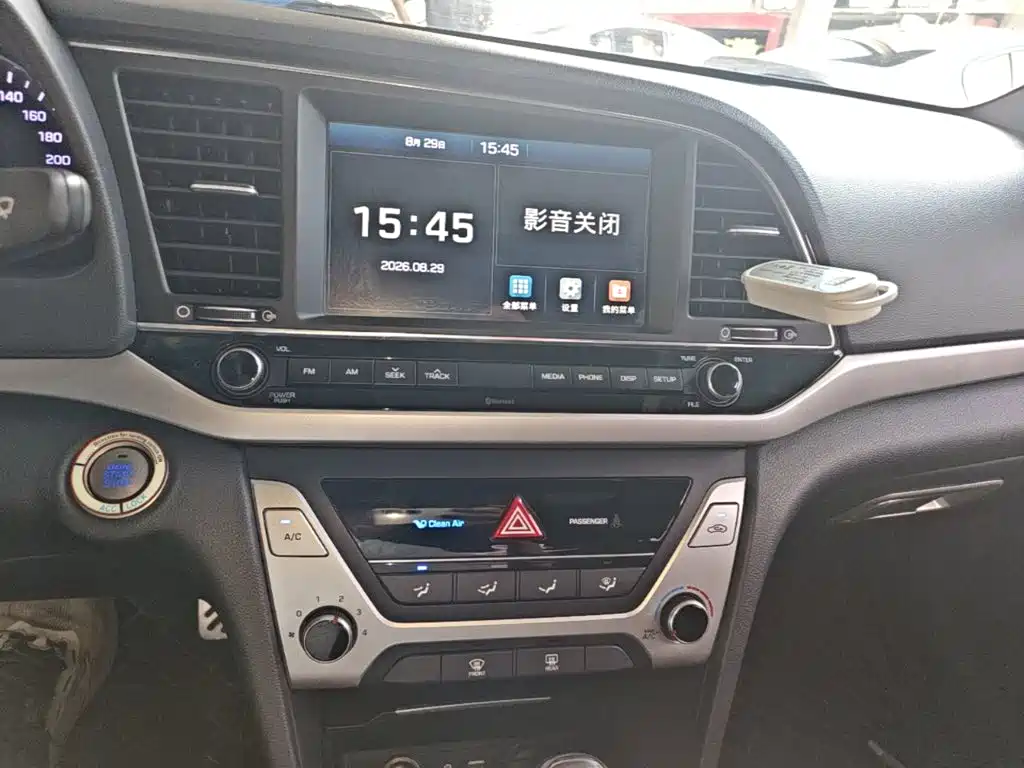 Hyundai Elantra — миниатюра 13