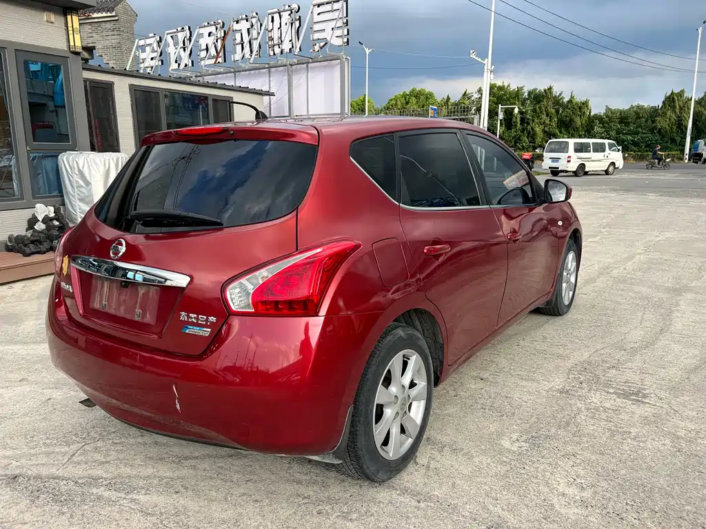 Nissan Tiida — миниатюра 8