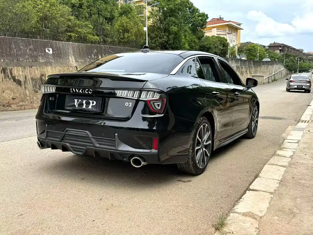 Lynk & Co 03 — миниатюра 9